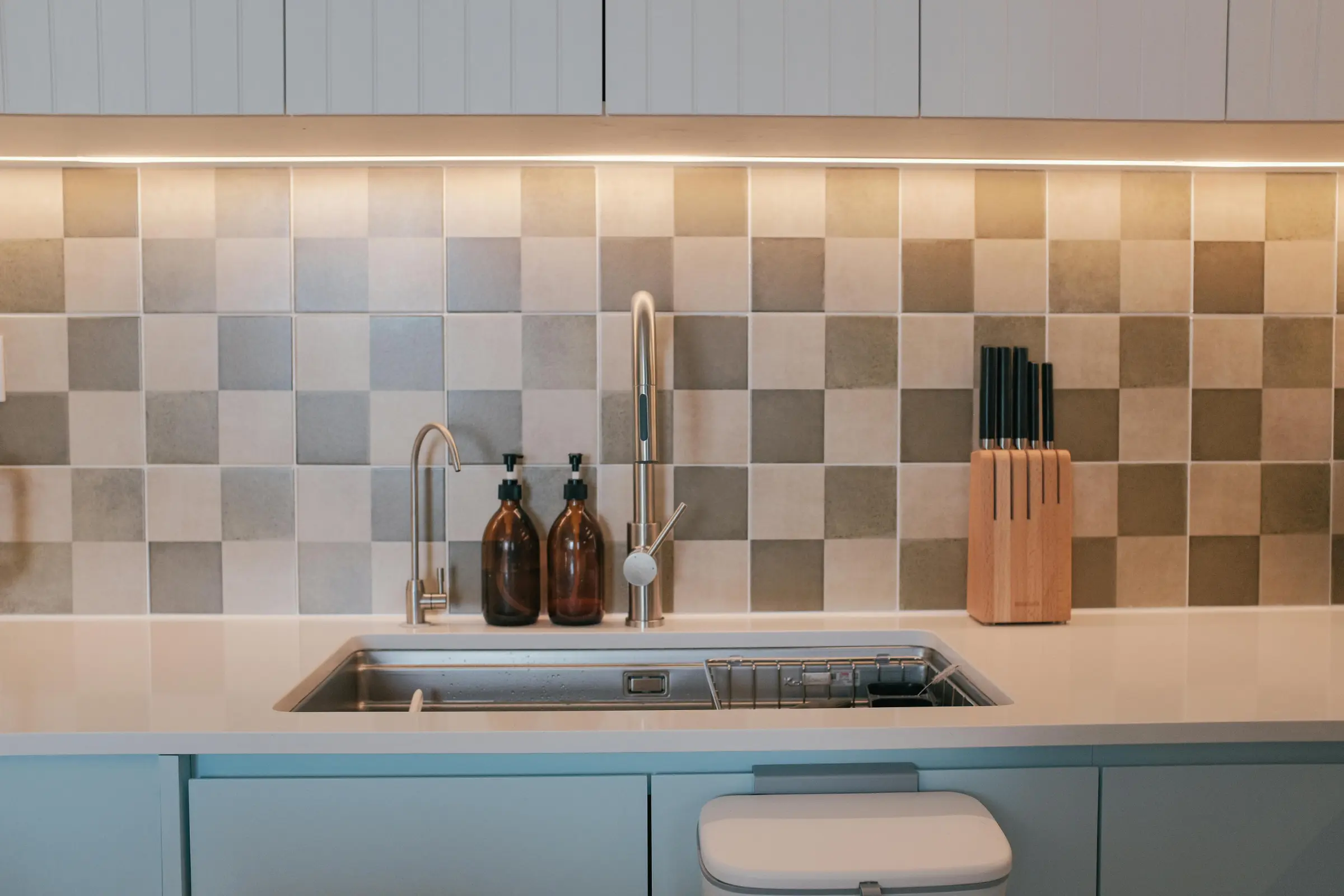 sample image for topic on choosing the right backsplash design